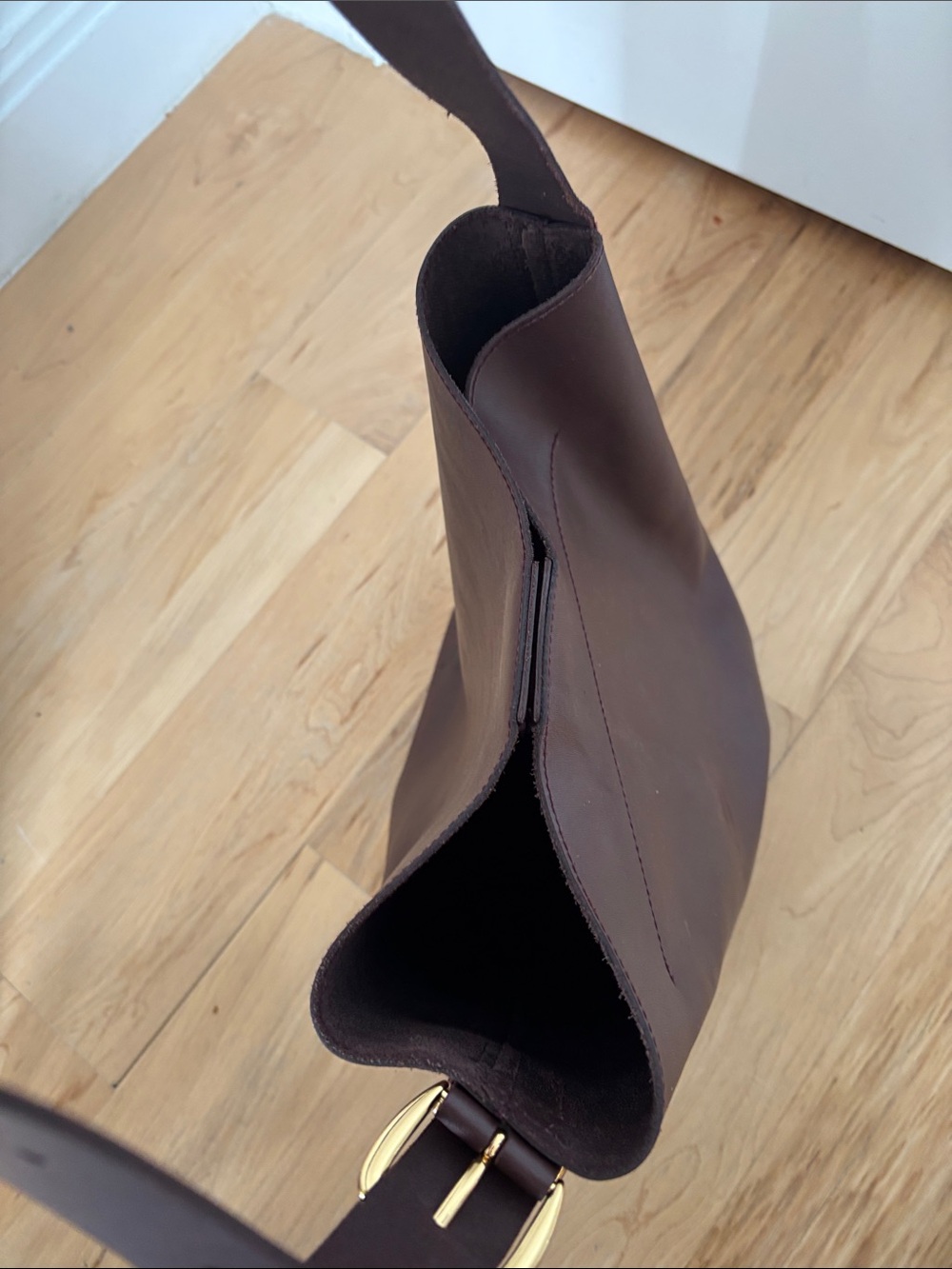 Madewell The Essential Bucket Tote in chocolate raisin - Picture 10 of 13
